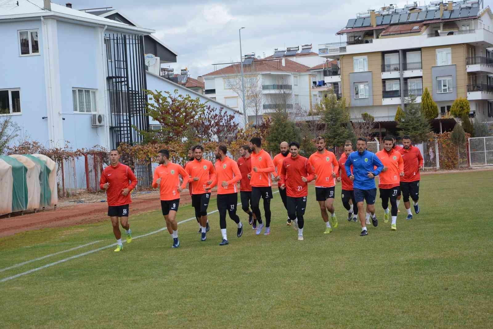 Korkutelispor’da Kepez maçı hazırlıkları devam ediyor